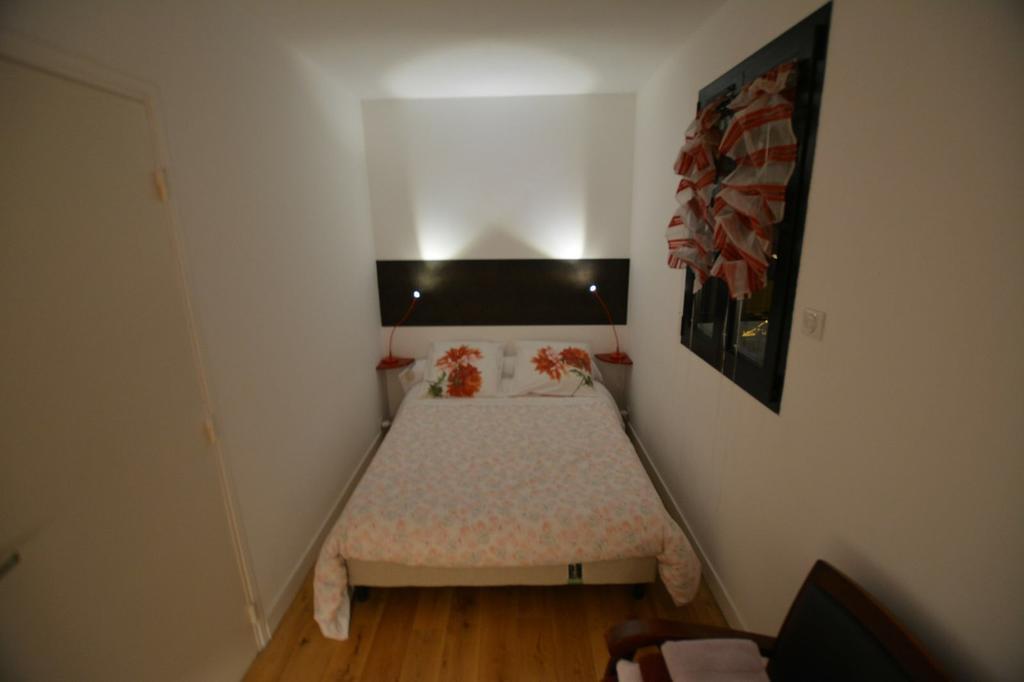 Maison D'Hotes Les Coudreaux Rueil-Malmaison Bagian luar foto
