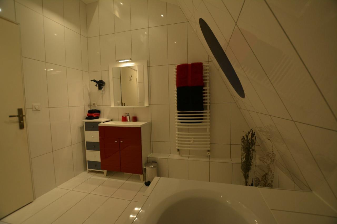 Maison D'Hotes Les Coudreaux Rueil-Malmaison Bagian luar foto